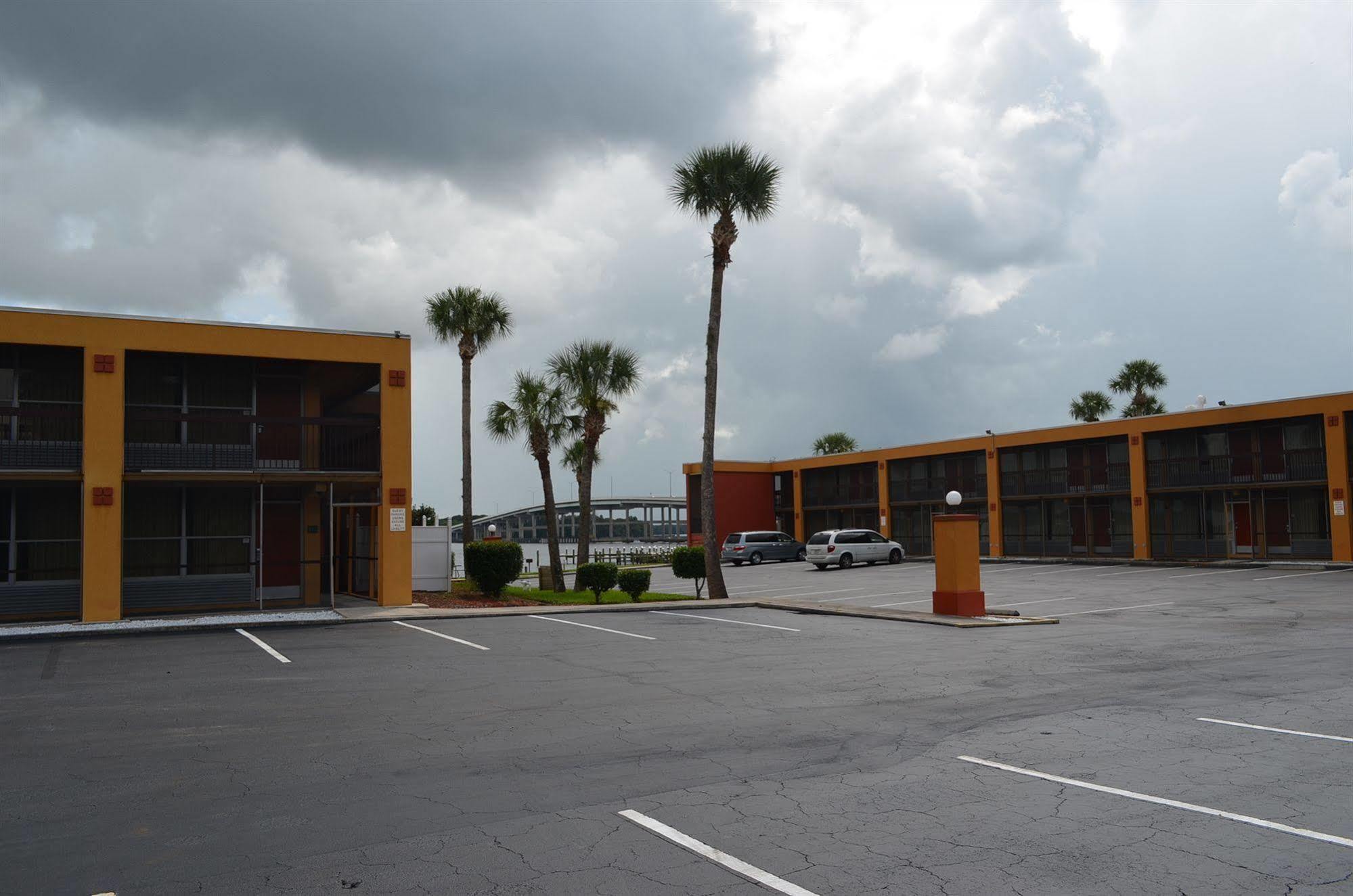 Quality Inn And Suites Palatka Riverfront Buitenkant foto