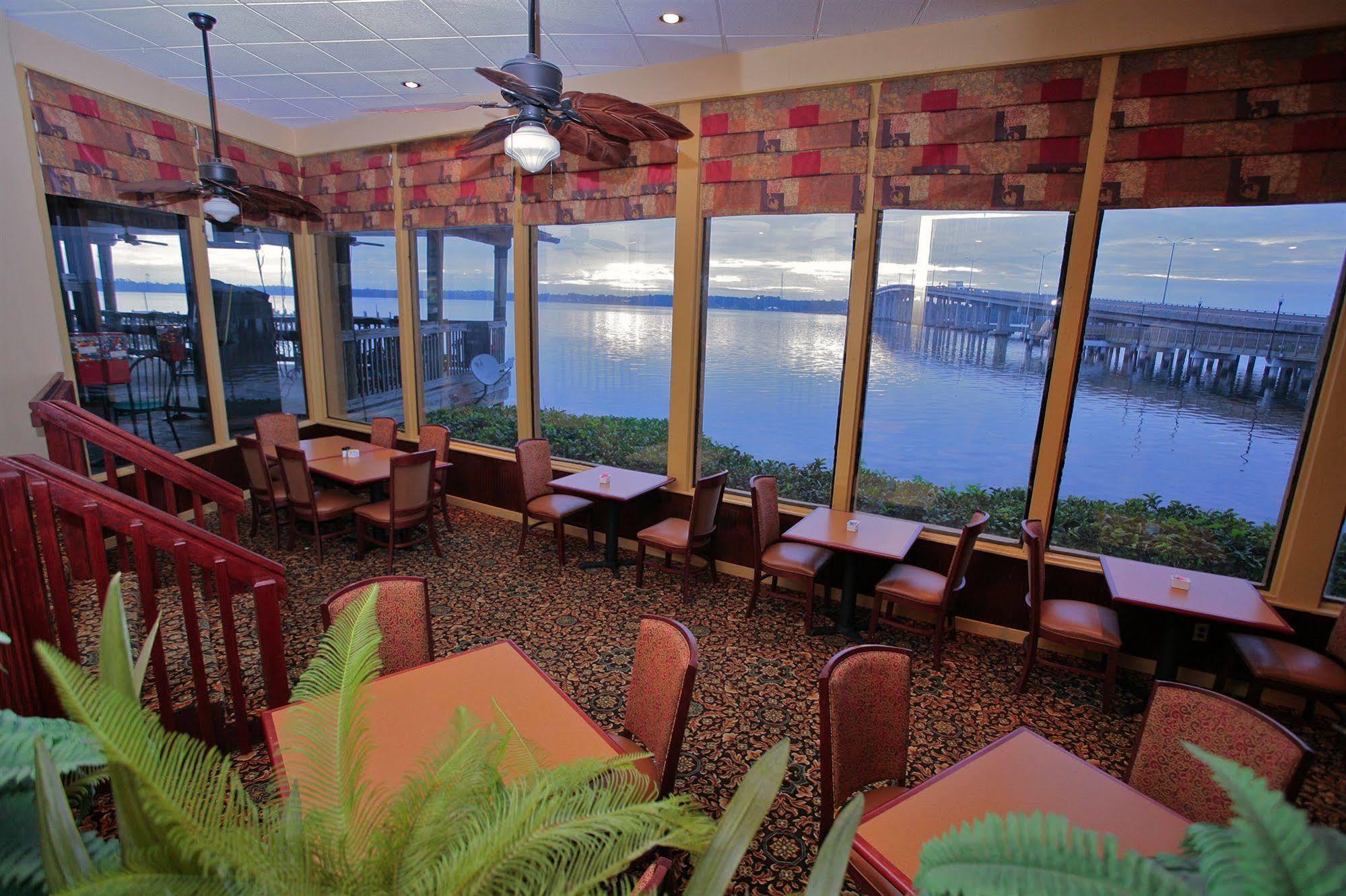 Quality Inn And Suites Palatka Riverfront Buitenkant foto